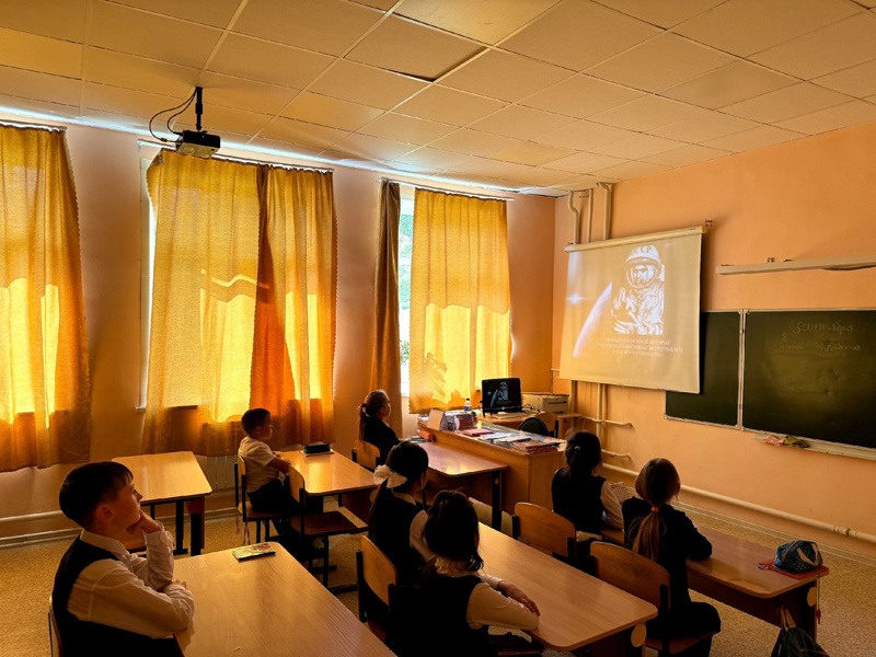 Тематический урок в 3 классе «Звездный сын Чувашии - Андриян Николаев»