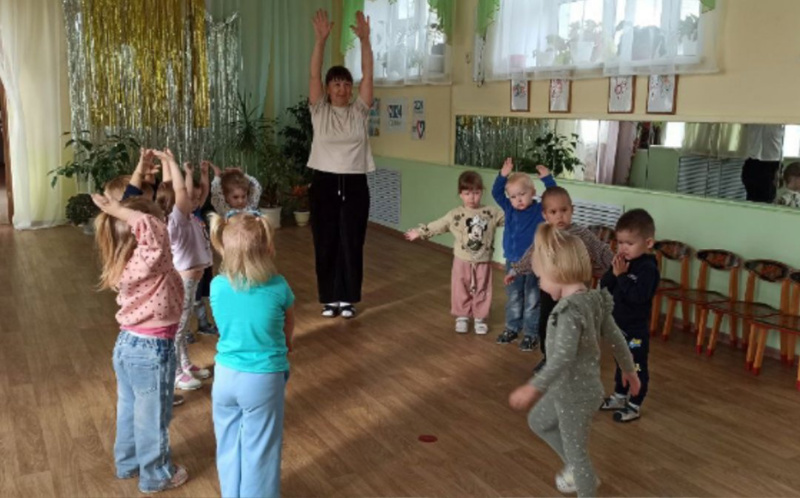 Утрянняя зарядка в детском саду