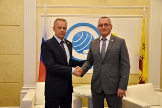 Министр спорта Чувашии Василий Петров провел рабочую встречу с ректором ЧГУ Андреем Александровым