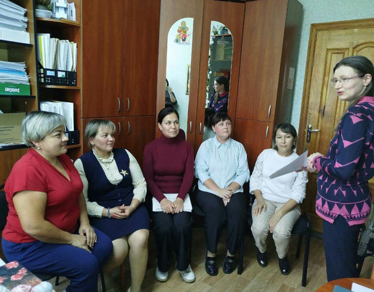 Участие на круглом столе по вопросам работы с замещающими семьями