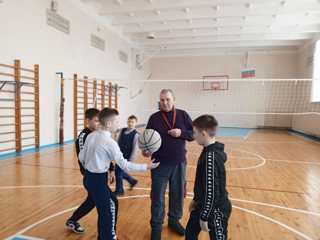 Соревнования по мини-баскетболу среди 4-5 классов