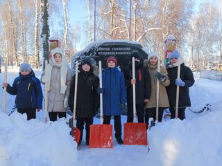 Акция "Чистый обелиск"