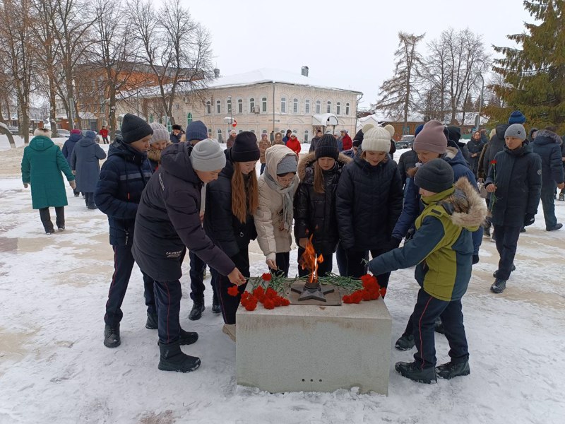 Обучающиеся приняли участие в митинге, посвященном 80-летию полного освобождения Ленинграда от фашисткой блокады
