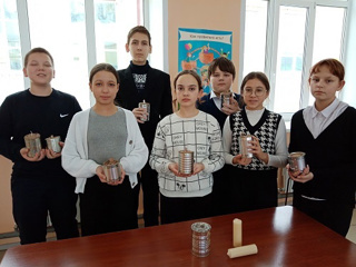 Обучающиеся 7 класса участвуют в акции «Окопная свеча»