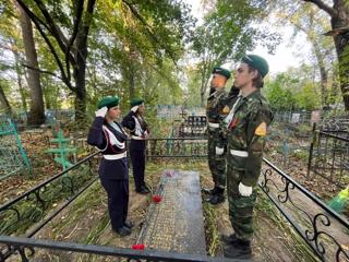 Воспитанники военно-патриотического клуба школы №10 "Юные друзья пограничников" приняли участие в патриотической акции "Дорога к Обелиску"