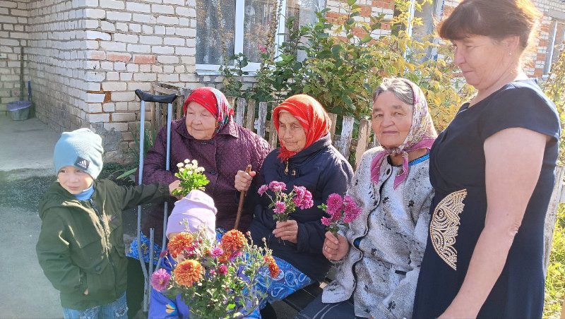 «Честь и хвала старшему поколению».