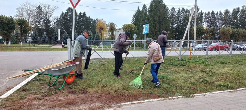 Работники СШ «Присурье» вышли на субботник