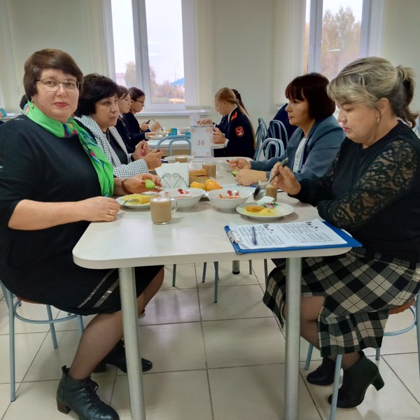 В Яльчикской школе было проведено изучение организации питания с представителями общественного контроля