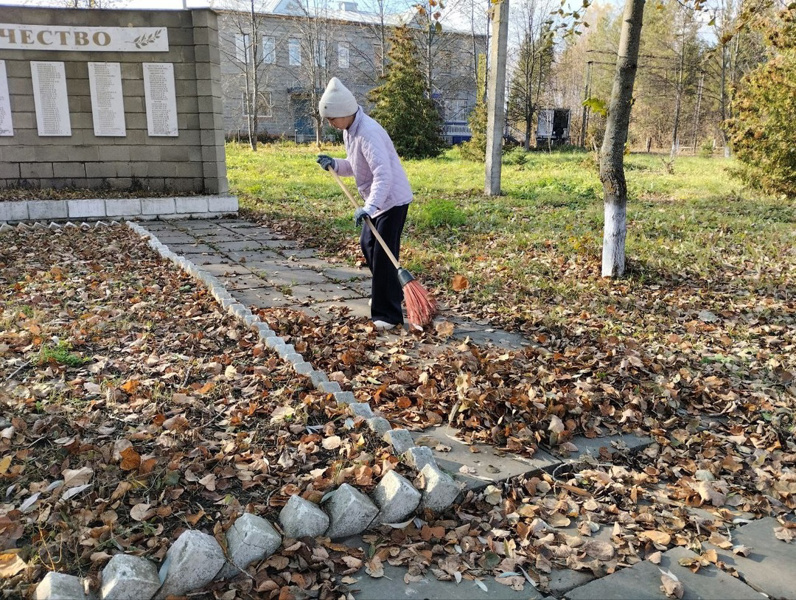 Участие в благоустройстве сквера Победы в рамках экологической субботы