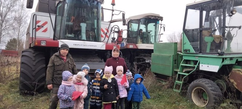 По родному краю с рюкзаком шагаю