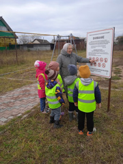 По родному краю с рюкзаком шагаю