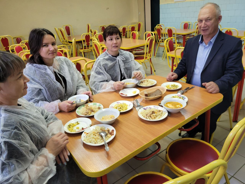 «ЗАВТРАК С ДИРЕКТОРОМ». ПРОВЕРЕНО НА РОДИТЕЛЯХ.