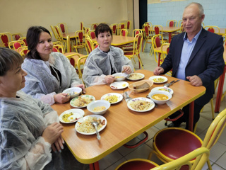 «ЗАВТРАК С ДИРЕКТОРОМ». ПРОВЕРЕНО НА РОДИТЕЛЯХ.