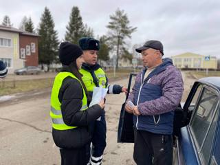 В Урмарском муниципальном округе прошла акция, приуроченная ко Всемирному дню памяти жертв дорожно-транспортных происшествий