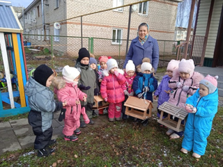 "Столовая для синичек".