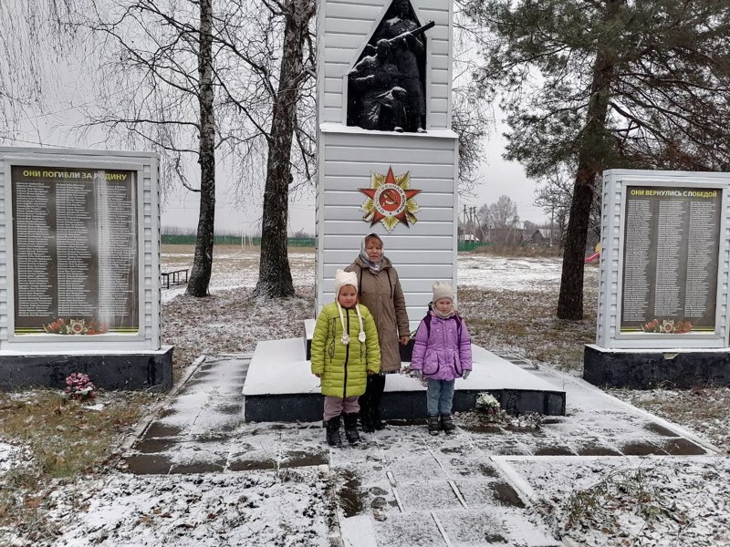 По родному краю с рюкзаком шагаю