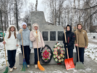 В рамках акции «Чистый обелиск»