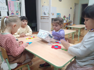 Любите ли вы конструировать так , как мы в детском саду?)))