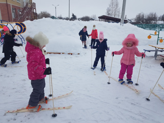 Лыжи – одно из самых доступных спортивных зимних увлечений