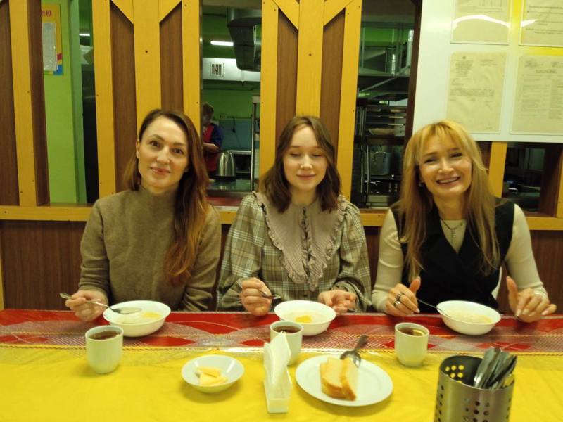 Сегодня, 30 января  2024 г. в школьной столовой состоялся вкусный и полезный завтрак с директором школы Михалевой Мариной Владимировной.
