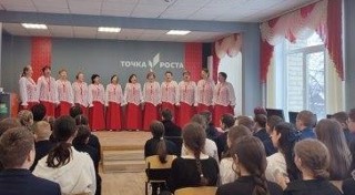 В МБОУ «Цивильская СОШ №2» прошел концерт ансамбля «Рябинушка».