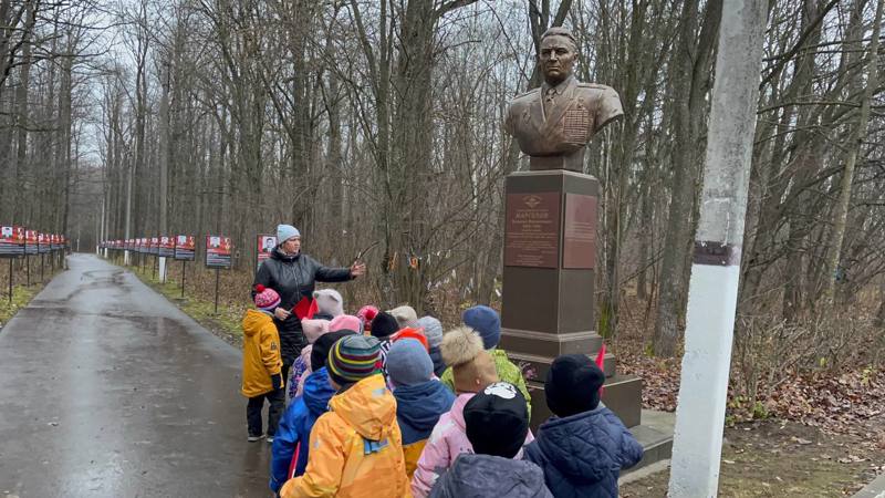 По родному краю с рюкзаком шагаю