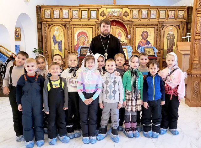 Путешествие в мир духовности: ознакомительная экскурсия по храму для #малышей_крепышей34