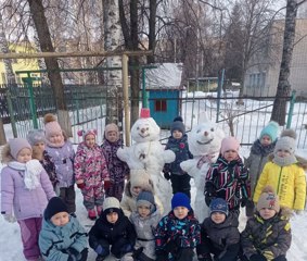 По родному краю с рюкзаком шагаю: экскурсия детей группы "Юмах" по бульвару Зеленому.