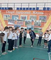 Мальчики и девочки 4-х классов Янтиковской школы приняли участие в сдаче нормативов ГТО