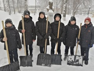 Участие в акции «Чистый обелиск»