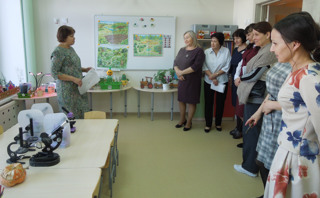 Светлана Петрова поделилась опытом работы по ранней профориентации дошкольников в Агролаборатории