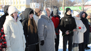 Гимназисты приняли участие в митинге посвященном Дню памяти о россиянах, исполнявших служебный долг за пределами Отечества