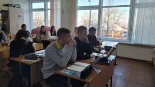 12 февраля ученики 10А класса приняли участие в онлайн-уроке по финансовой грамотности «Моя профессия – финансист»
