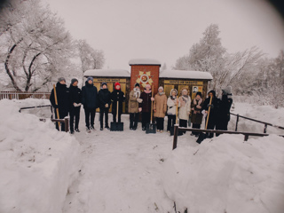 Волонтеры нашей школы продолжают участвовать в акции "Снежный десант"