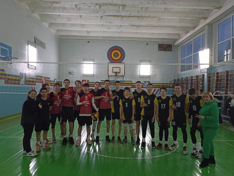 Юноши команды   «СОШ №2» заняли 3е место в Первенстве г. Чебоксары по волейболу