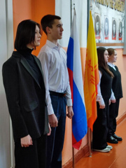 Сегодня 12 февраля очередная рабочая неделя в школе №8 началась с традиционной линейки с торжественным поднятием флагов Российской Федерации и Чувашской Республики.