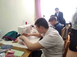 Урок технологии   по теме «Изготовление швейных изделий»  в БУ «Мариинско-Посадский ЦСОН»