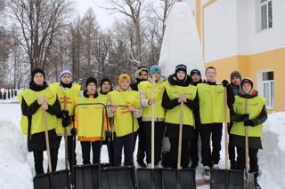 В преддверии празднования Дня защитника Отечества в Гимназии прошла акция «Снежный десант».