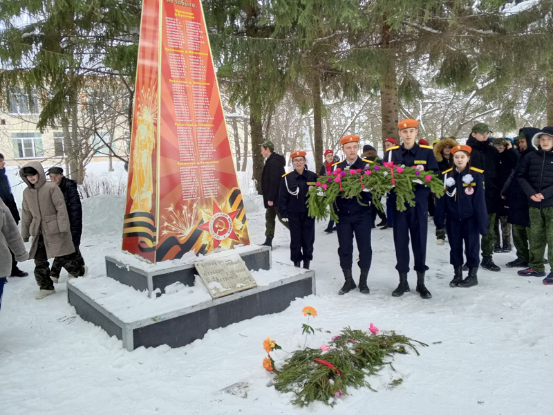 День защитника Отечества – дань уважения всем поколениям воинов. Тем, кто служил и служит Отечеству, кто охраняет национальные интересы нашей страны, кто продолжает ее славные воинские традиции.