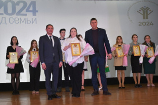 Лауреат специальной стипендии главы Козловского муниципального округа.