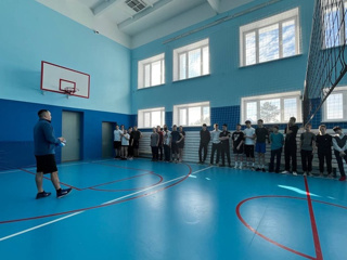 Волейбол среди юношей 9-11 классов в честь дня защитника Отечества