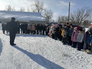 Тренировка по порядку действий персонала и учащихся школы в случае срабатывания на территории образовательной организации взрывного устройства в учебном кабинете