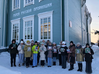 🌟Сегодня обучающиеся 6Б класса вместе с классным руководителем - Бажановой Е.И. посетили мастер-класс по изготовлению оригинального подарка для своих защитников к 23 февраля.