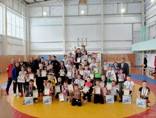 Победители и призёры муниципального турнира по вольной борьбе в Вурнарском МО