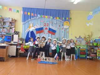 В канун праздника в до школьной группе "Колосок" прошел утренник посвященный 23 февраля.