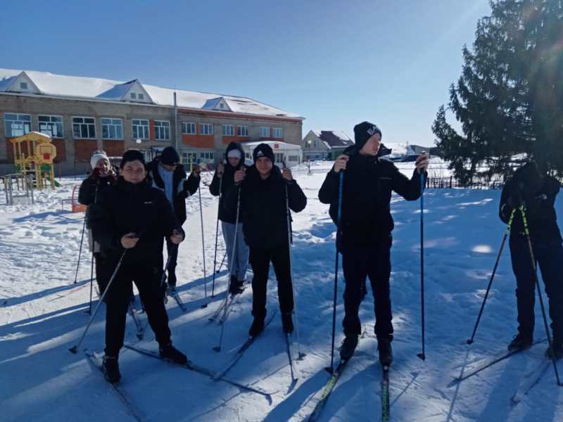 "Полевобикшикская СОШ" сдает нормы ГТО по лыжным гонкам