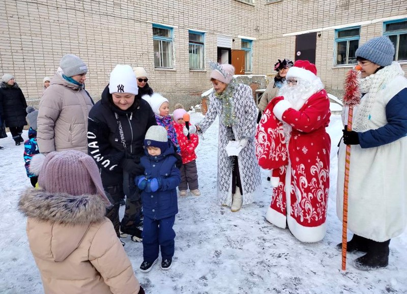 Новогодний праздник "Выходи гулять"