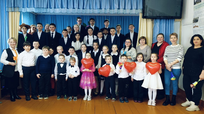 8 марта — день торжественный, день радости и красоты