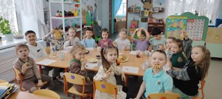Угощение блинами