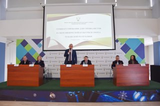 Министр спорта Чувашии Василий Петров поздравил СШОР №10 им.А.И. Трофимова с 15-летием